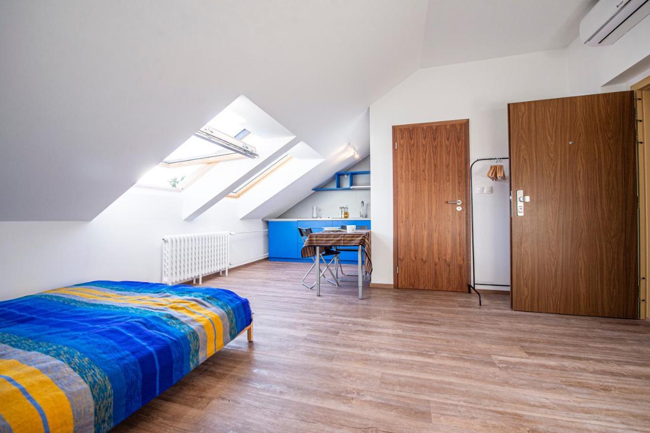 Ferienwohnung Blue President Pressburg Exterior foto