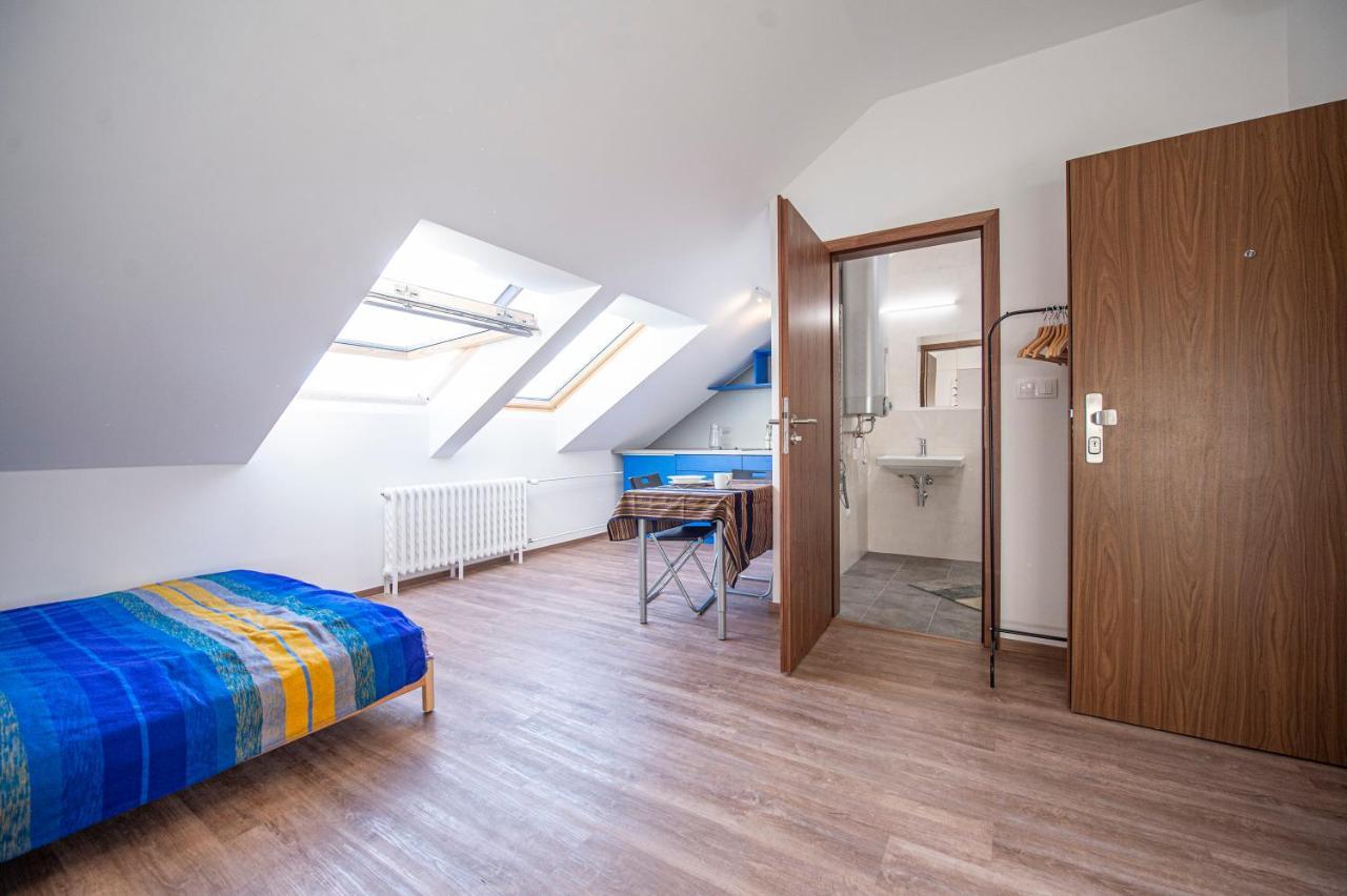 Ferienwohnung Blue President Pressburg Exterior foto